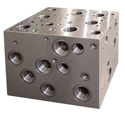 شراء ODM 4 5 محور الفولاذ المعدن CNC الطحن قطع الغيار مخصصة CNC معالجة قطع الغيار online manufacture